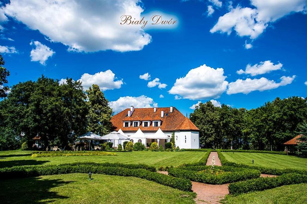 Bialy Dwor Bed & Breakfast Kwidzyn Exterior photo