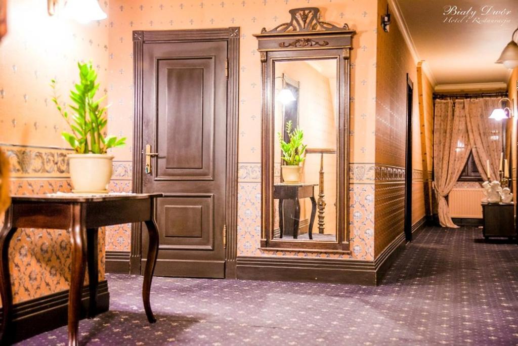 Bialy Dwor Bed & Breakfast Kwidzyn Exterior photo
